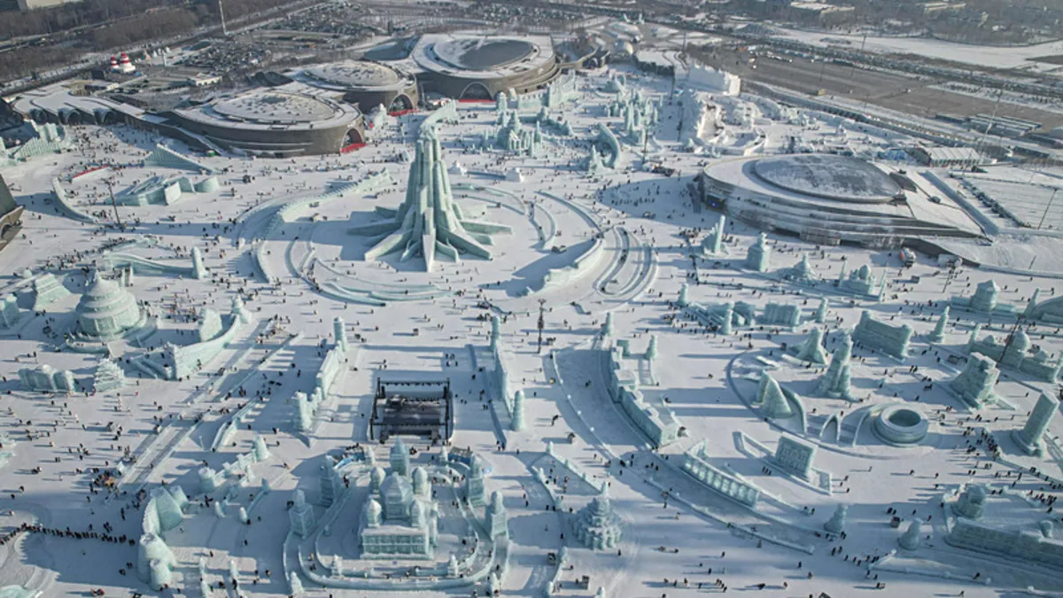 Harbin’de buzdan sanat rüzgarı! Heykeltraşlar -30 derecede sanatını icra etti