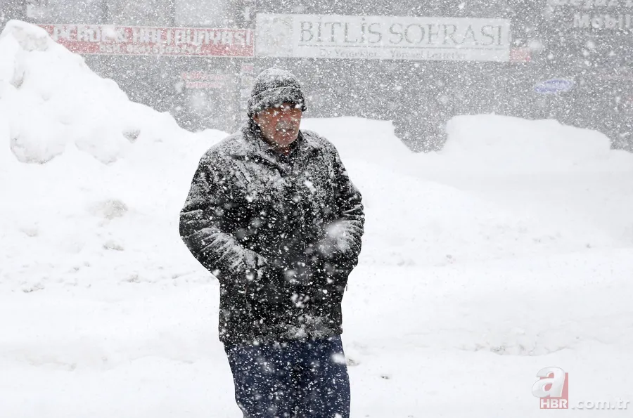Bir sistem gitti, yenisi saatler içinde geliyor: Fırtına ve sağanak uyarısı! İstanbul, Ankara... 12