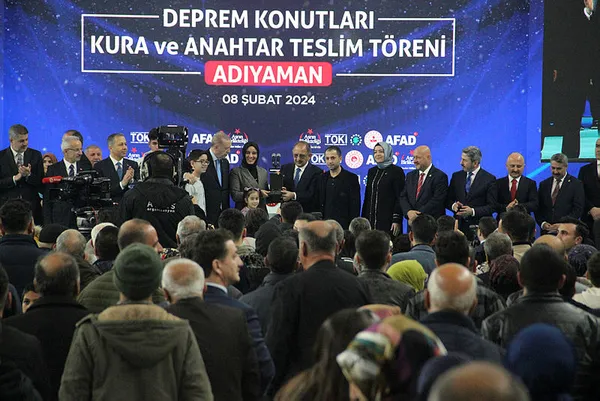 iste-ak-partinin-adiyaman-adaylari-baskan-erdogan-tek-tek-acikladi-1707396833159.jpg