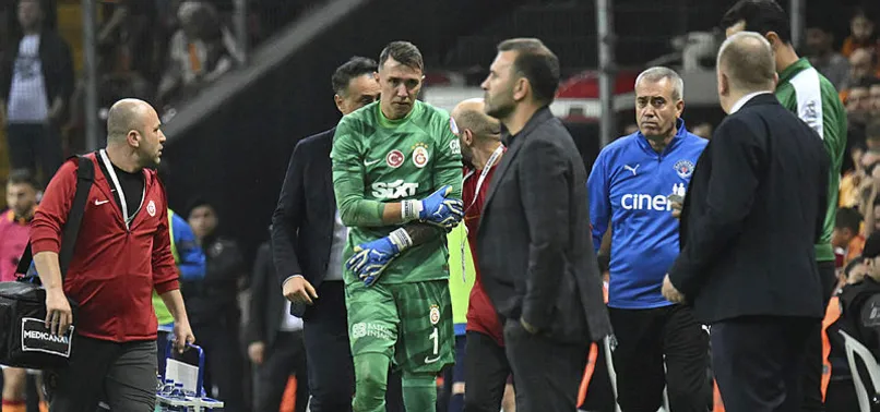 Fernando Muslera'dan Galatasaray'a kötü haber! Sakatlanarak oyundan çıkmıştı! Ne zaman sahalara dönecek?