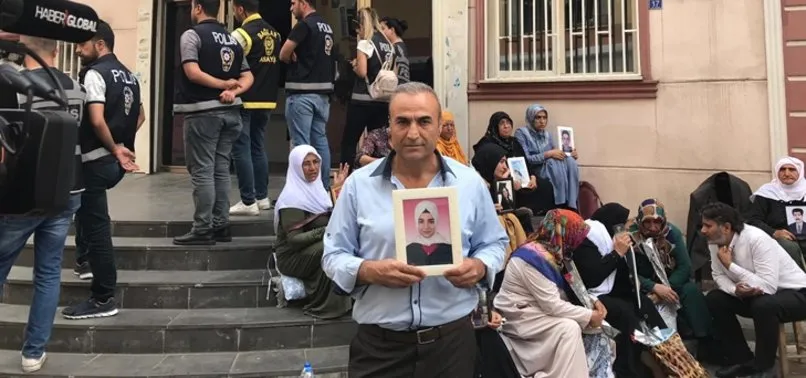 Diyarbakır'daki evlat nöbetine bir aile daha katıldı