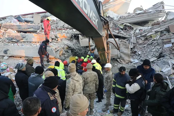 son-dakika-depremde-can-kaybi-yukseldi-cumhurbaskani-yardimcisi-fuat-oktay-acikladi-1679158338807.jpg Son dakika: Depremde can kaybı yükseldi! Cumhurbaşkanı Yardımcısı Fuat Oktay açıkladı - 3