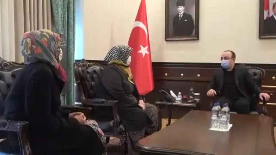 Can Dündar’ın algısı çöktü! Başkan Erdoğan’dan talepte bulunan kadınları Elazığ Valisi Erkaya Yırık misafir etti