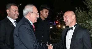 İzmir’de hizmet yok heykel çok!