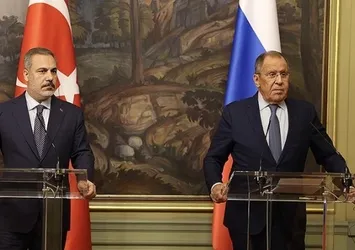 Bakan Fidan'dan Lavrov ile önemli temas! Görüşmede Suriye'nin siyasi birliğine destek vurgusu