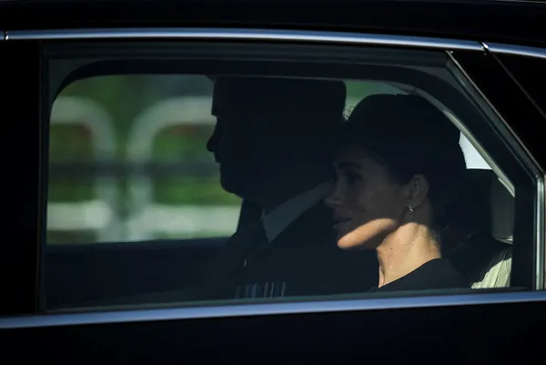 kralice-elizabethin-cenazesinde-soke-eden-detay-prens-harryin-esi-meghan-markle-casus-mu-1663247143140.jpg Kraliçe Elizabeth’in cenazesinde şoke eden detay! Prens Harry’in eşi Meghan Markle casus mu? - 1