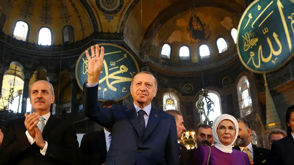 Ayasofya'da tarihi gün! Tarihi kubbede Allah kelamı yankılandı