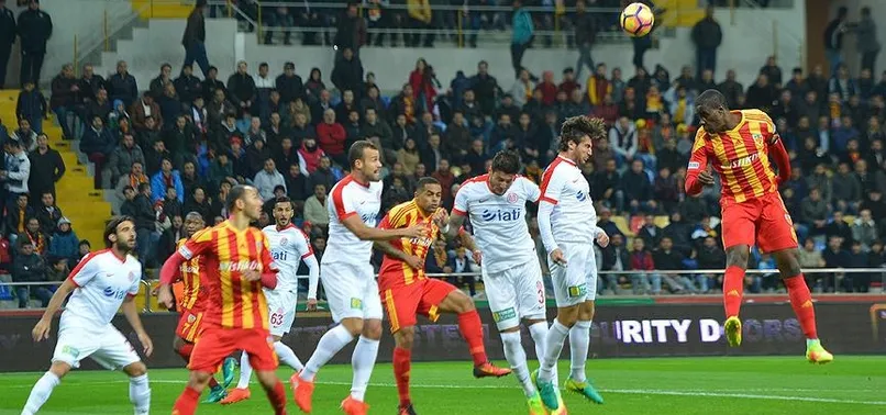 Antalyaspor, Kayserispor'u Eto'o faktörü ile geçti