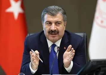 Sağlık Bakanı Fahrettin Koca Covid-19 aşılarında hafif yan etkilerin görüldüğünü bildiren bir görüntü paylaştı