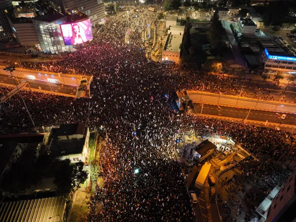 Tel Aviv alev alev yanıyor! Netanyahu'ya kitlesel isyan - 3
