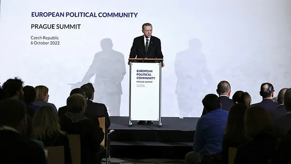 Son dakika: Başkan Erdoğan Çekya dönüşü uçakta gazetecilerin sorularını yanıtladı | Kılıçdaroğlu’na başörtüsü tepkisi: Siyaset fukarası