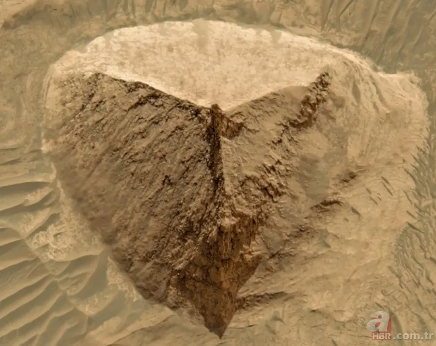 Mısır’dakilerden daha büyük! Mars’taki piramit benzeri yapı tartışma yarattı 4