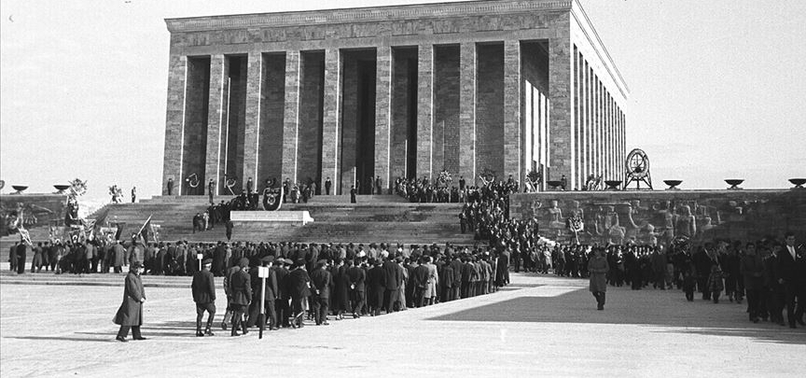 10 Kasım hangi güne denk geliyor? 10 Kasım resmi tatil mi? 10 Kasım 2022 okullarda ders işlenecek mi?