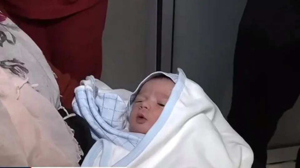 Türkiye’de 2024’ün ilk bebeği Hatay’da dünyada geldi!