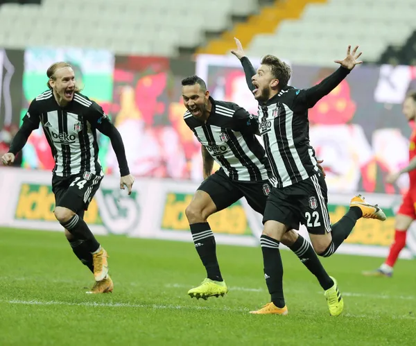 Beşiktaş ilk yarıyı lider kapattı! Beşiktaş 2-1 Göztepe MAÇ SONUCU-ÖZET