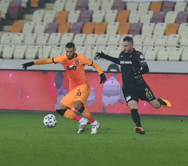 galatasarayda-belhandanin-sozlesmesini-feshedildi-1615371009629.jpg Galatasaray'da Younes Belhanda'nın sözleşmesi feshedildi! - 2
