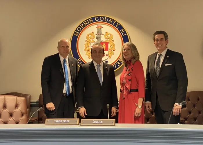 ABD’nin konuştuğu Türk’e yeni görev: Kur’an-ı Kerim’e el basarak yemin etti