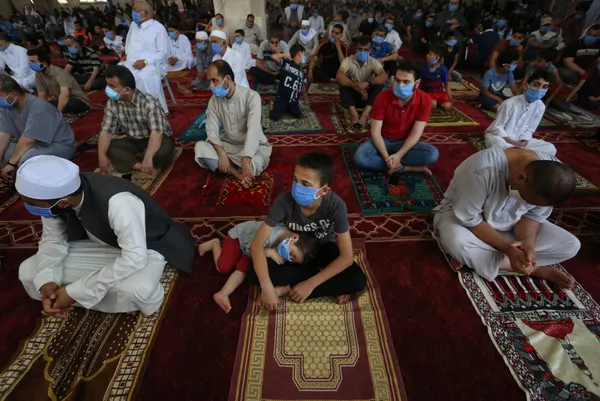 Gazze'de Kovid-19 nedeniyle iki ay aradan sonra cuma namazı kılındı - 2
