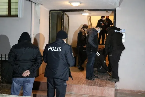 erzincanda-aile-faciasi-genc-kadin-psikolojik-sorunlari-olan-kardesi-tarafindan-olduruldu-1640588423691.jpg Erzincan’da aile faciası! Genç kadın psikolojik sorunları olan kardeşi tarafından öldürüldü - 4