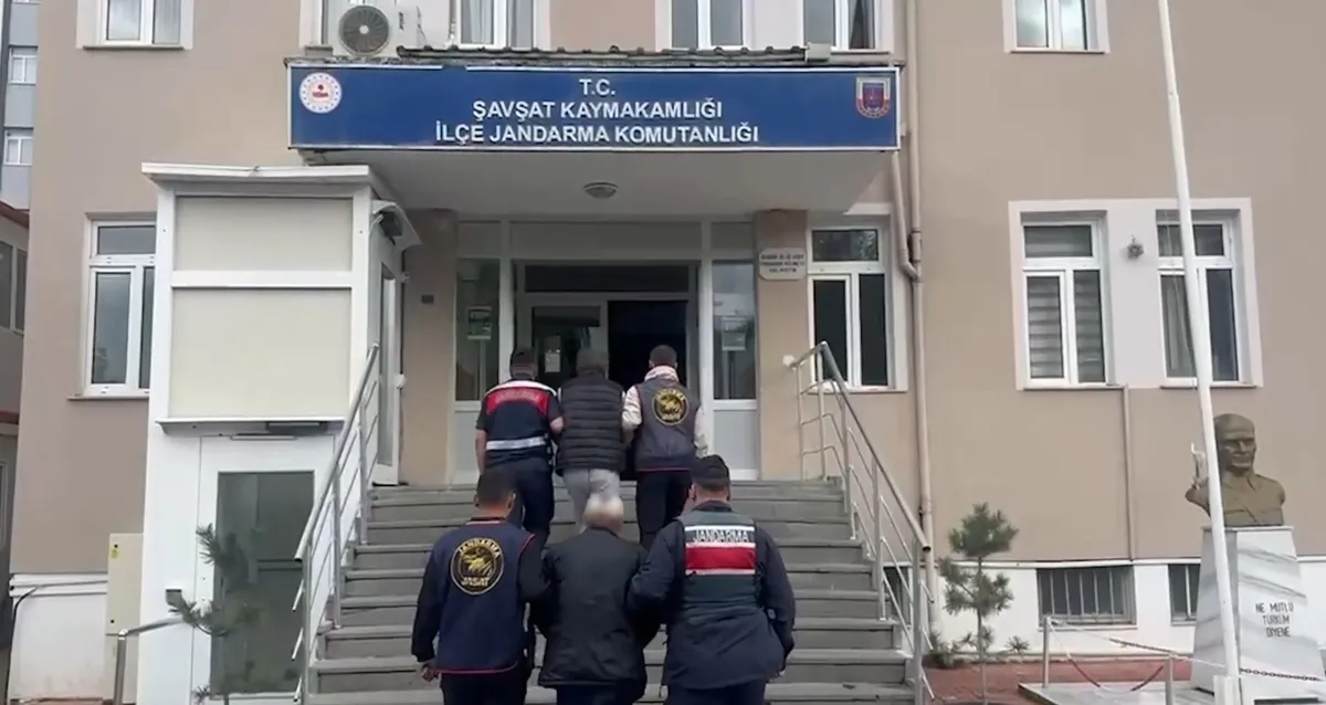 30-yillik-kayiptan-kan-donduran-dehset-1790745535690.jpeg Nigar Bilgin’in dijital izi olmaması 30 yıllık vahşeti deşifre etti! 20 yıldır mağarada yaşayan katil koca yakalandı - 6
