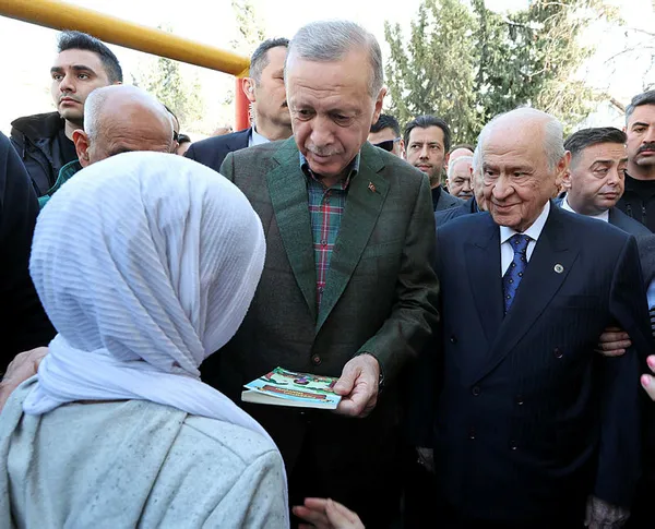 baskan-erdogan-ve-devlet-bahceliden-osmaniye-ve-gaziantepte-flas-aciklamalar-1676991458862.jpg Başkan Erdoğan ve Devlet Bahçeli'den Osmaniye ve Gaziantep'te flaş açıklamalar - 7