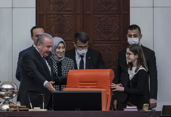 Son dakika: Türkiye Büyük Millet Meclisi 102 yaşında: Devlet erkanından Anıtkabir’e ziyaret!