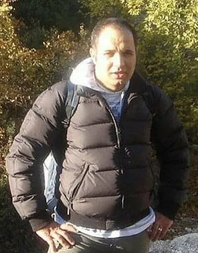 dugunde-kizinin-hayatini-kurtarirken-canindan-oldu-olduren-agac-icin-isletmeciye-ceza-soku-1639894861762.jpg Düğünde kızının hayatını kurtarırken canından oldu! ‘Öldüren ağaç’ için işletmeciye ceza şoku - 1