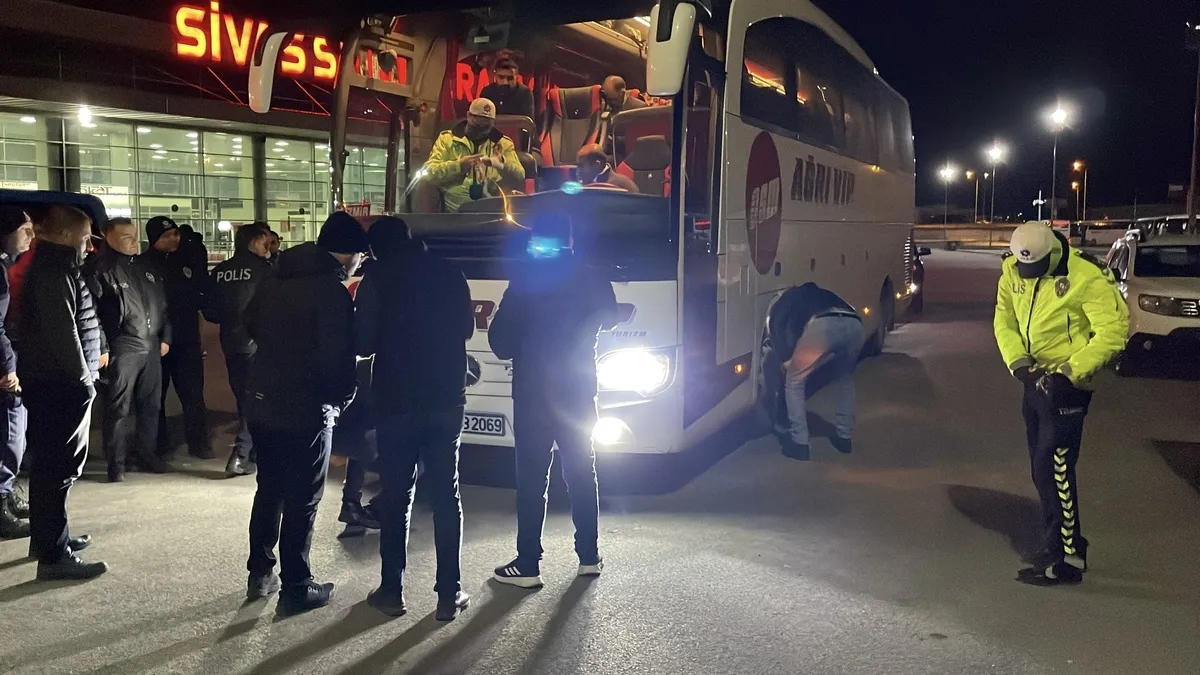 Otobüs şoföründen şok ihbar: Birinin üzerinden geçmiş olabilirim!