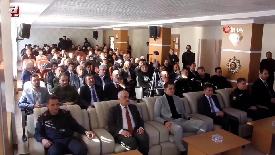 Ezanı güzel okumak için yarıştılar