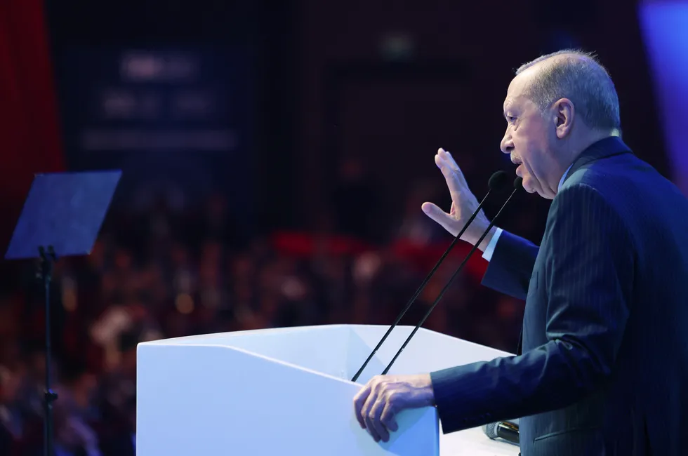 baskan-erdogandan-ihracatcilara-mujde-reeskont-kredisi-5-milyar-tlye-yukseldi-1782482785869.jpg Başkan Erdoğan'dan güçlü Türkiye vurgusu: Dünyada saygı duyulan bir Türkiye var - 1