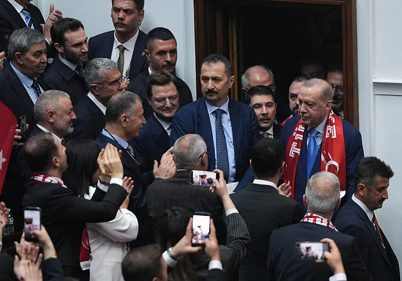 baskan-erdogan-bu-ulkede-darbeciligin-kitabini-chp-yazmistir-1775037798965.jpg Başkan Erdoğan: Bu ülkede darbeciliğin kitabını CHP yazmıştır - 2