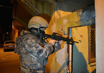 Adana'da DEAŞ operasyonu: 3 gözaltı