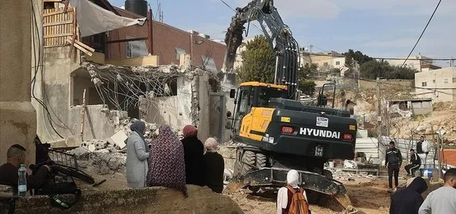 İsrail ordusu, işgal altındaki Batı Şeria’da Filistinlilere ait bir evi yıktı