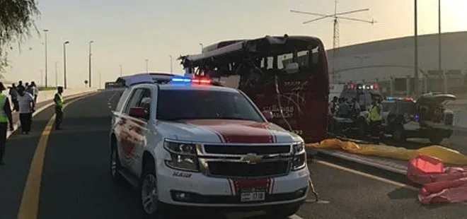 Dubai’de turist otobüsü tabelaya çarptı: 15 ölü