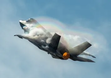 Japonya'nın F-35 hayalet uçağı düştü
