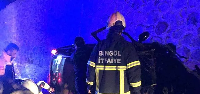 Bingöl’de feci kaza! İstinat duvarına çarpan araçta 2 kişi hayatını kaybetti