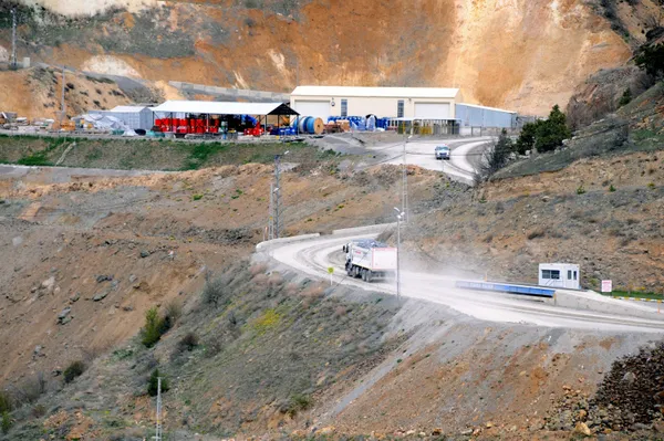 koza-altindan-dev-kesif-tam-20-bin-ons-altin-bulundu-1660892002160.jpg Koza Altın’dan dev keşif! Tam 20 bin ons altın bulundu - 3