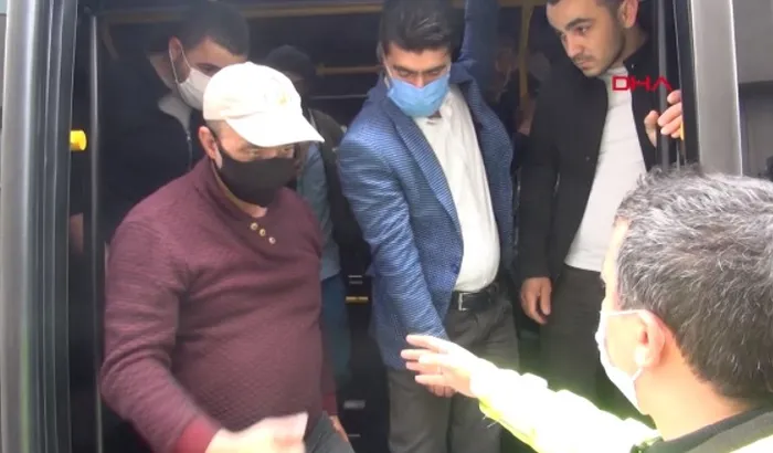 İstanbul’da minibüs denetimlerinde aynı görüntü! Bir günde 2. kez yakalandı - 1