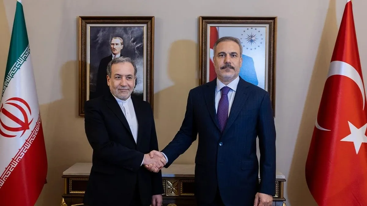 Bakan Fidan İranlı mevkidaşı Abbas Arakçi ile görüştü