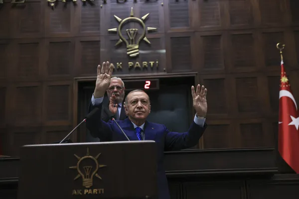 son-dakika-ak-parti-grup-toplantisi-baskan-recep-tayyip-erdogandan-onemli-aciklamalar-1652866749910.jpg Son dakika: AK Parti Grup Toplantısı | Başkan Recep Tayyip Erdoğan'dan önemli açıklamalar - 6