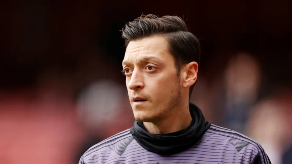 Mesut Özil’den yeni doğan bebeği Eda için milyonluk yatırım