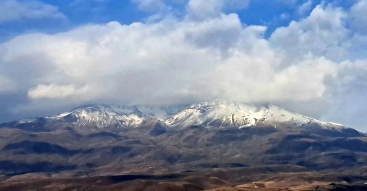 Süphan Dağı beyaza büründü