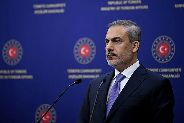 disisleri-bakani-hakan-fidandan-nukleer-silah-aciklamasi-1700345682958.jpg Dışişleri Bakanı Hakan Fidan'dan 'nükleer silah' açıklaması - 1