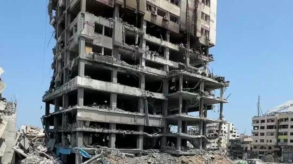 İşgalci İsrail'in saldırdığı Hasta Dostları Hastanesinden geriye yıkım kaldı!