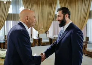 ABD terör örgütüne resti çekti! Özel Temsilcisi Barrack: SDG'nin süresi dolmuştur!