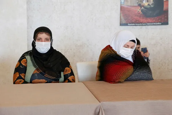 Bakan Soylu Gara'ya giden HDP'liyi açıkladı evlat nöbetindeki ailelerden Taşdemir'e tepki geldi - 3