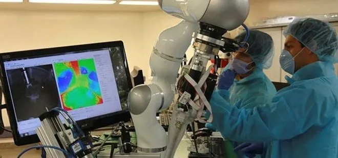 Bir ilk: Robot insan yardımı olmadan ameliyat yaptı