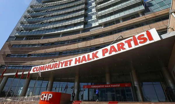 chpli-kusadasi-belediyesinde-yolsuzluk-operasyonu-micir-vurgununda-supheliler-adliyeye-sevk-edildi-1665047208499.jpg CHP'li Kuşadası Belediyesi'nde yolsuzluk operasyonu! Mıcır vurgununda şüpheliler adliyeye sevk edildi - 3