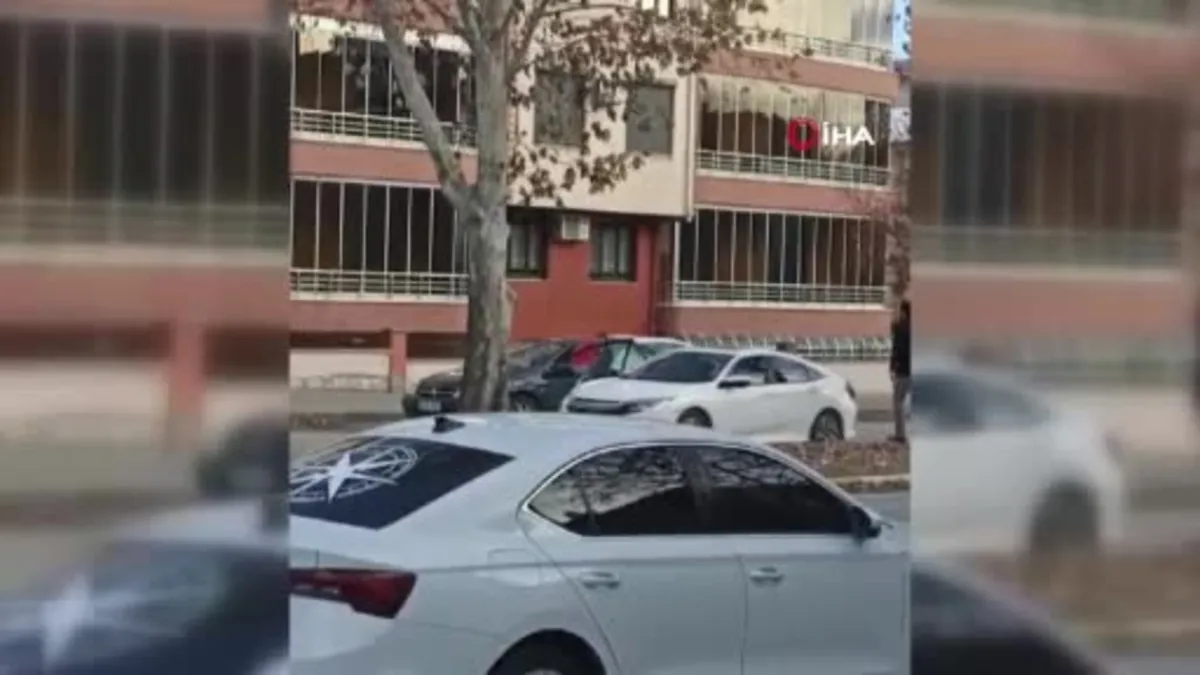 İki sürücü arasında yol vermeme kavgası