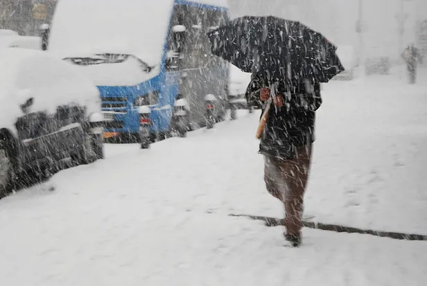 Son durum: İstanbul otobüsler çalışıyor mu, seferler iptal mi? 📣 11 Mart Cuma İstanbul’da giriş çıkış yasağı var mı?